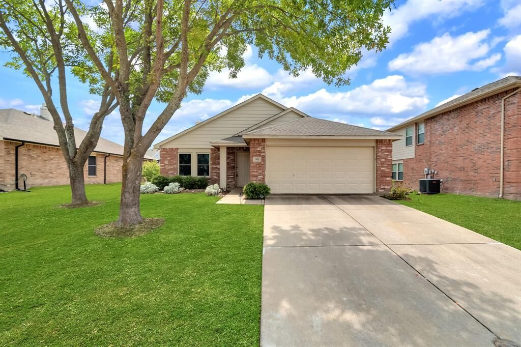 Property Photo: 921 Ann Drive TX 75098