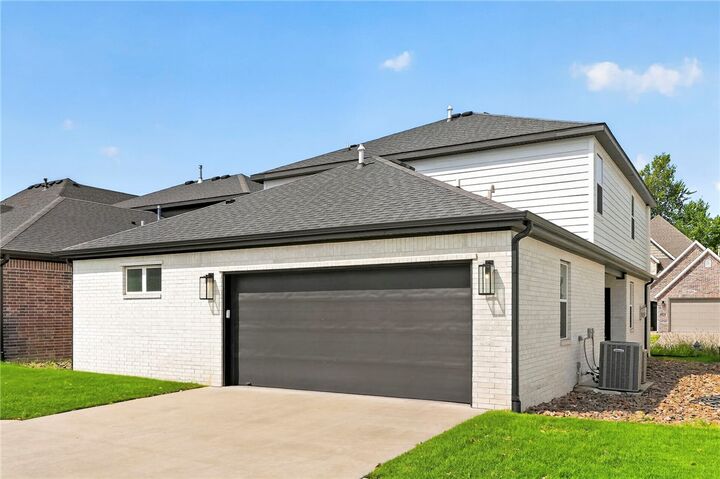 Property Photo:  5205 S Brookhaven Street  AR 72758 