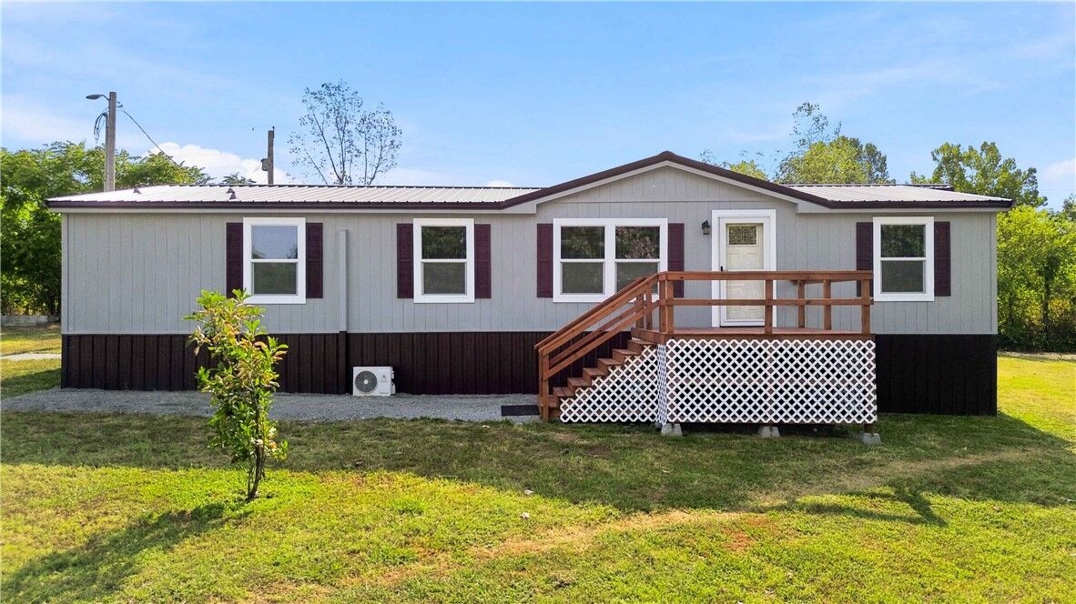 Property Photo: 16821 Hide Away Lane AR 72722