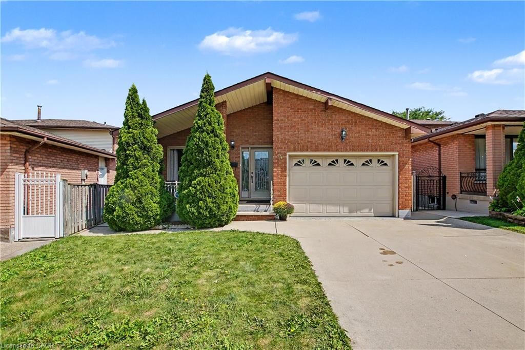 Property Photo:  14 Indian Crescent  ON L8V 4V6 