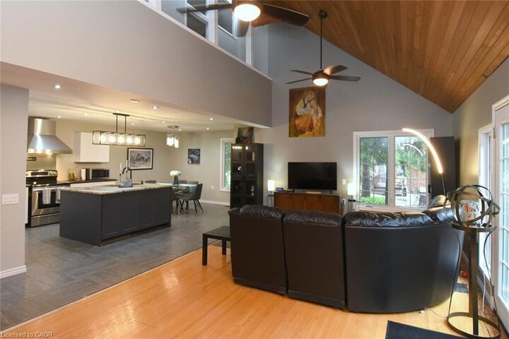 Property Photo: 949 Upper Paradise Road ON L9B 2M9