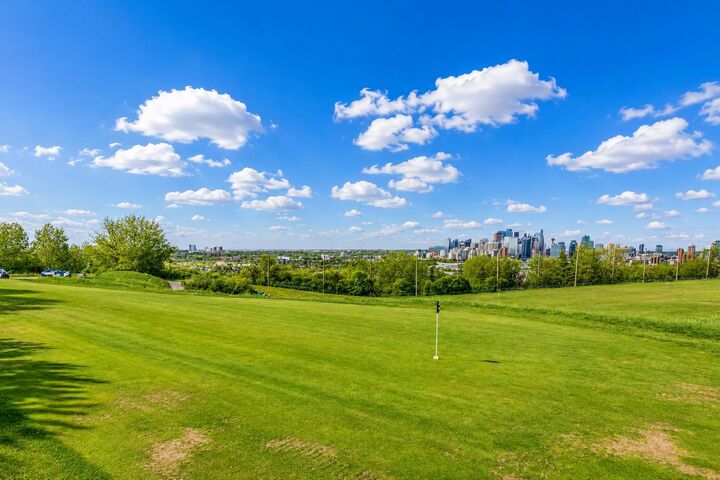 Property Photo:  10 Hemlock Crescent SW 306  AB T3C 2Z1 