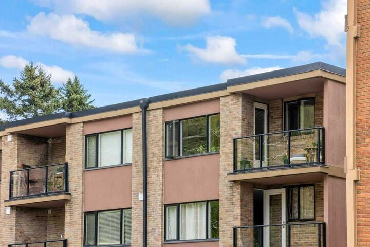 Property Photo:  716 3 Avenue NW 302  AB T2N 0J1 