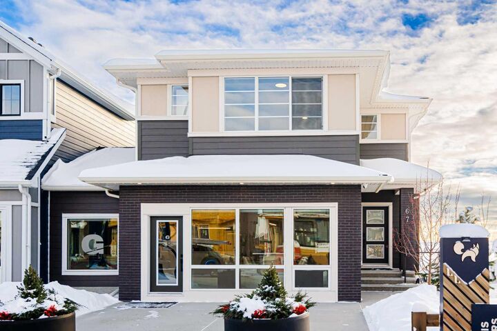 192 Buffaloberry Manor SE — photo 1