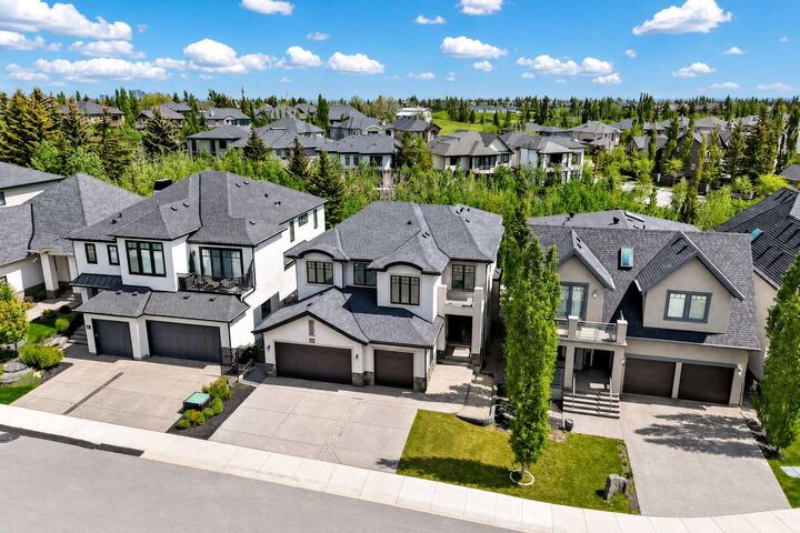 Property Photo: 49 Aspen Ridge Green SW AB T3H 0Z8