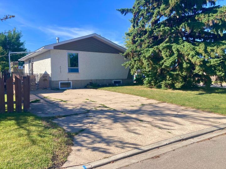Property Photo:  4617 48 Street  AB T4H 1E2 
