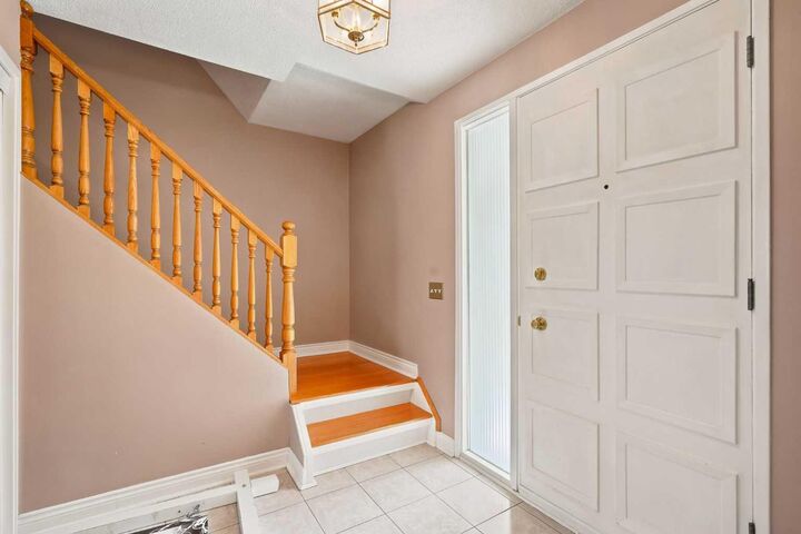 Property Photo:  820 Canford Crescent SW  AB T2W 1L2 