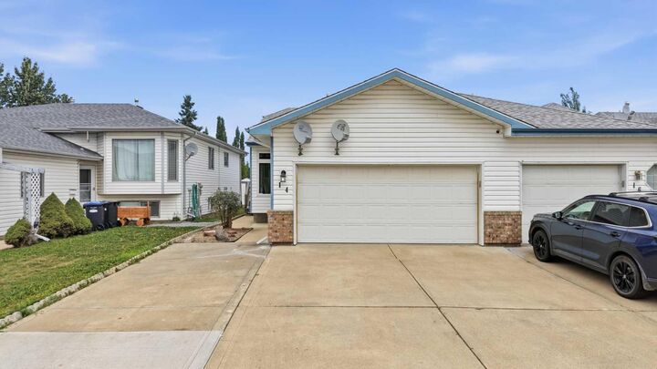 Property Photo:  14 Wildrose Drive  AB T4S 1G4 