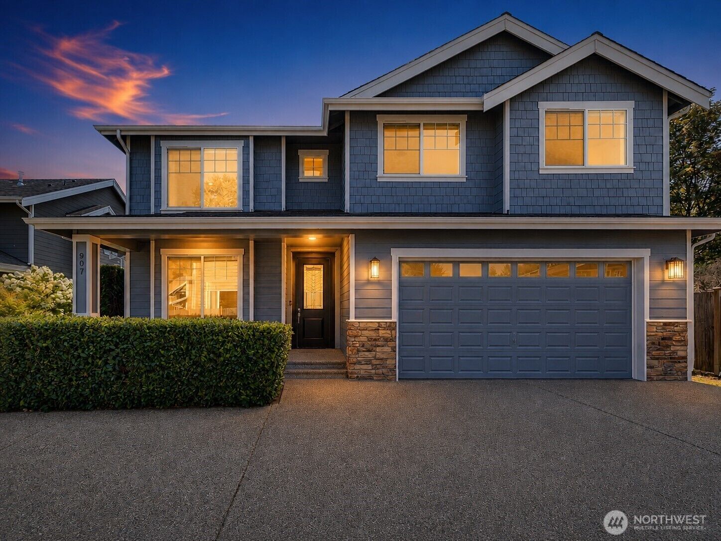 Property Photo: 907 Ilwaco Place NE WA 98059