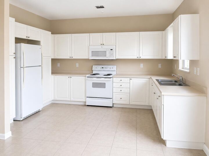 Property Photo:  5610 NW 107th Avenue 1314  FL 33178 