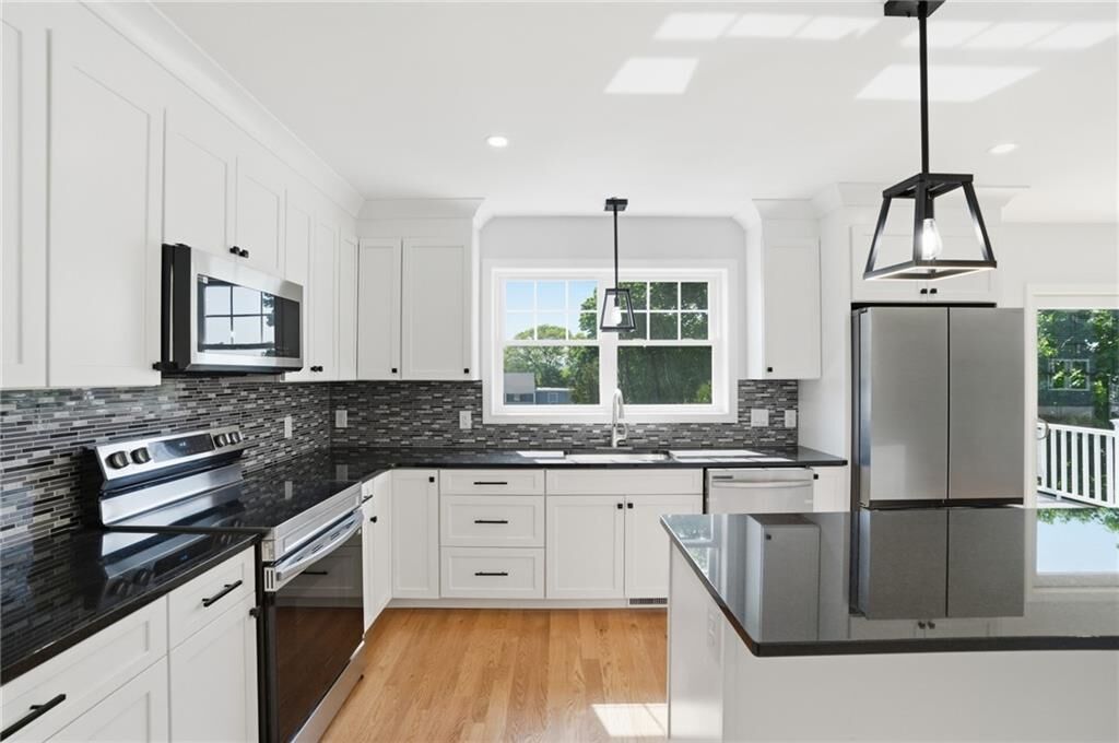 Property Photo:  7 Teresa Ann Crossing 7  RI 02893 