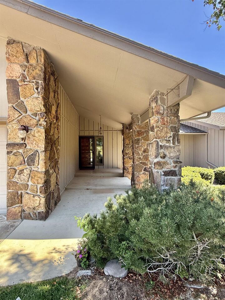 Property Photo: 1634 Kensington Blvd KS 67846-8373
