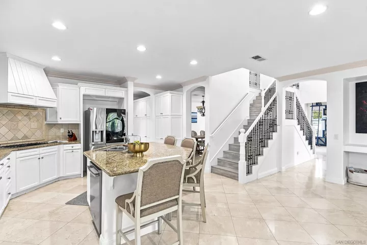 Property Photo:  851 Shadow Ridge Pl  CA 91914 