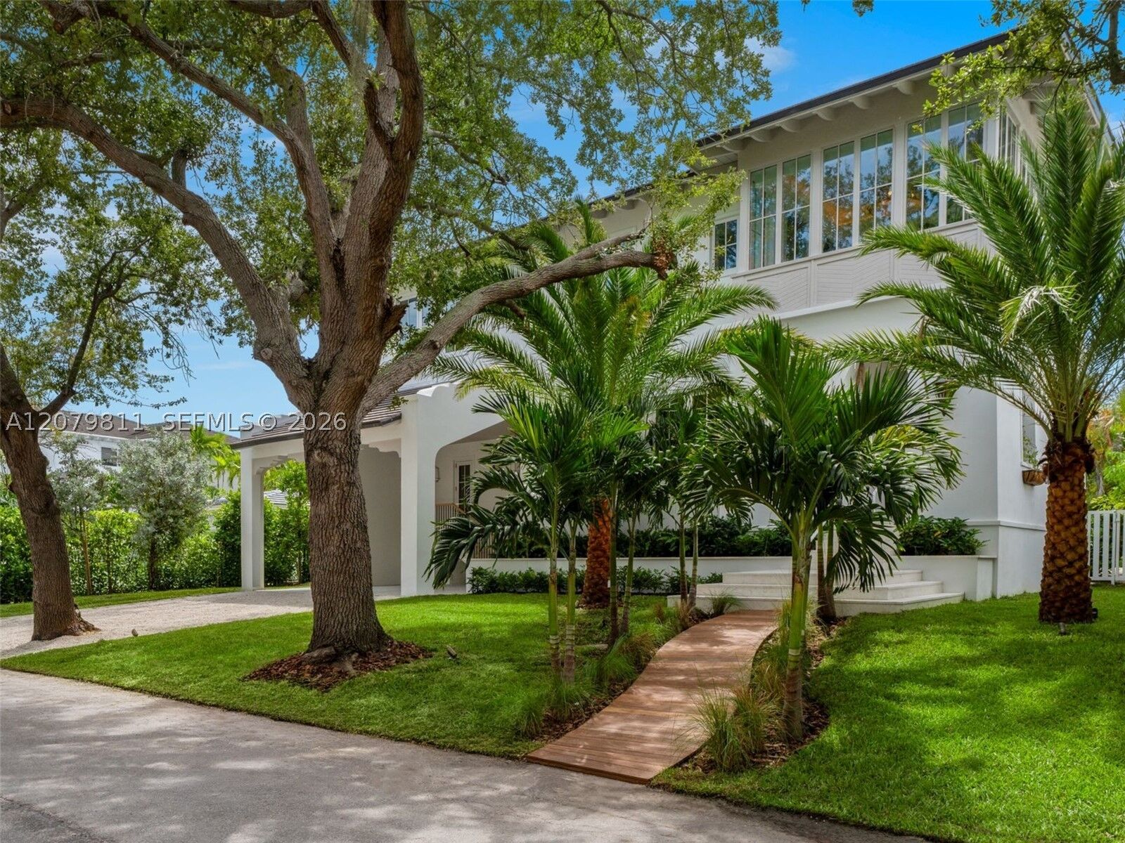 Property Photo: 544 Warren Ln FL 33149