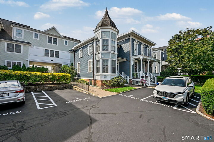 Property Photo: 14 Haviland Street A5 CT 06854