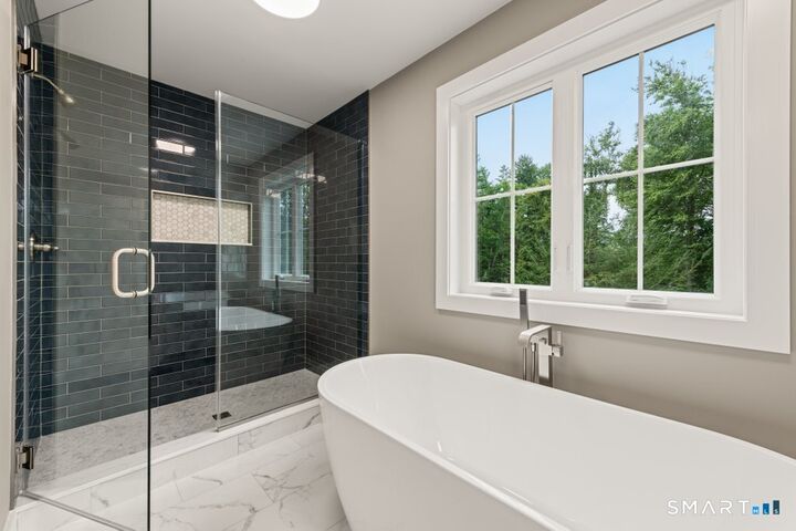 Property Photo:  7 Beechwood Drive  CT 06482 