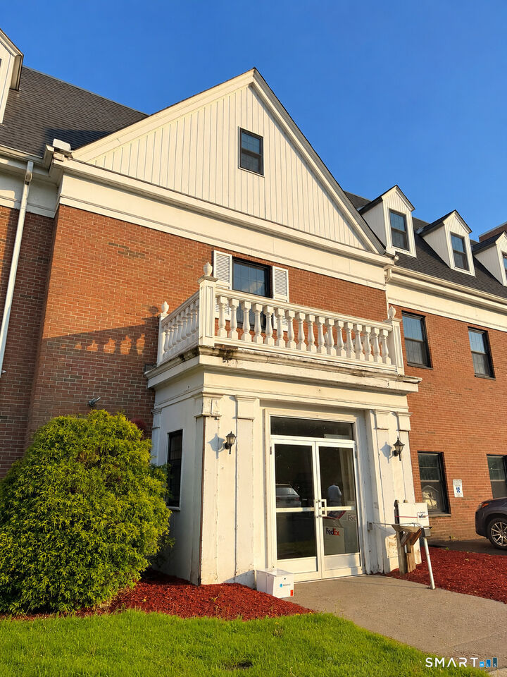 Property Photo:  30 Jordan Lane  CT 06109 