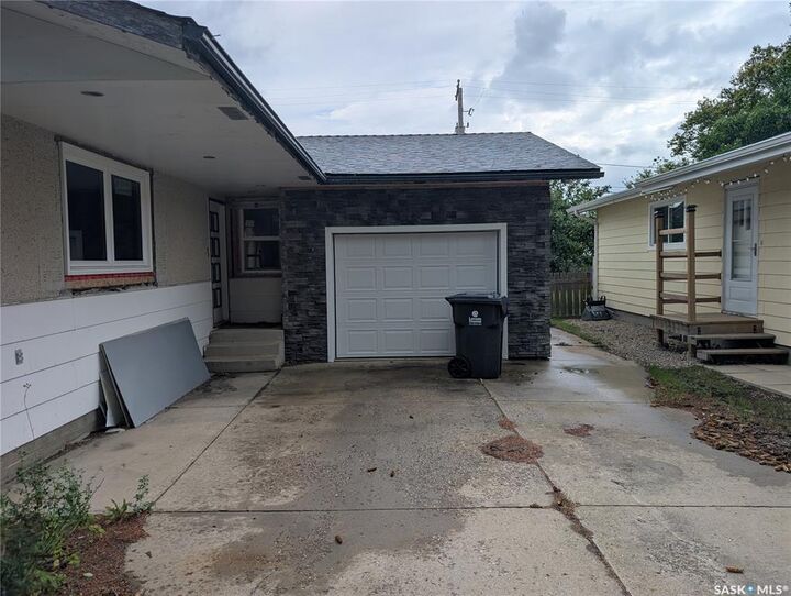 Property Photo: 125 Main Street E SK S0K 0A1
