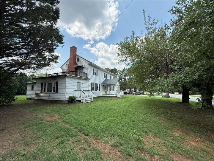 Property Photo:  1109 W Main Street  NC 27055 