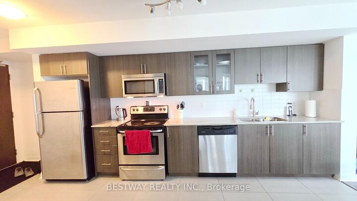 Property Photo:  75 Norman Bethune Avenue 208  ON L4B 0B6 
