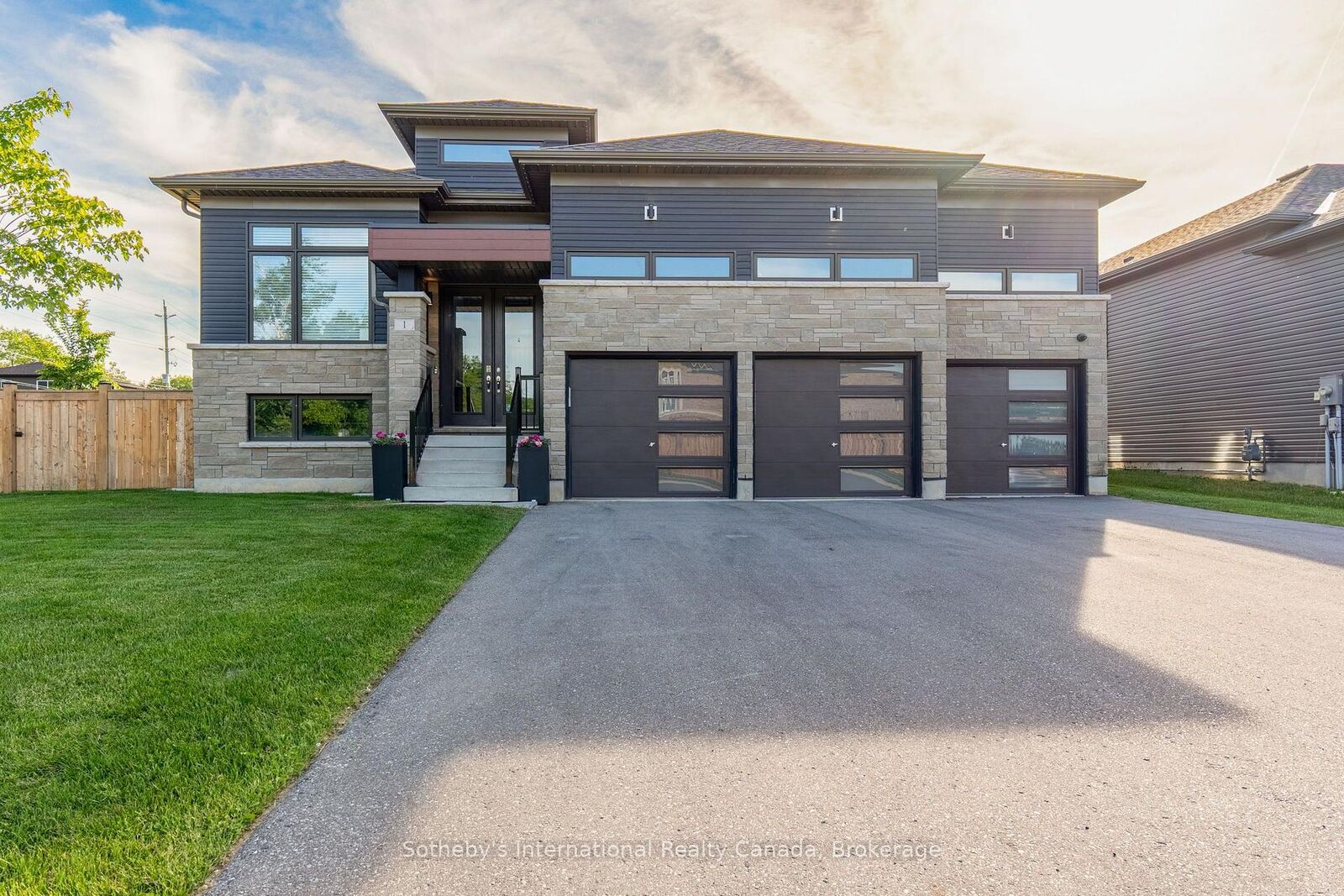 Property Photo:  1 Chiara Drive  ON L9Z 0L5 
