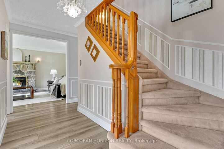 Property Photo: 8 Blue Spruce Court ON N2N 1L1