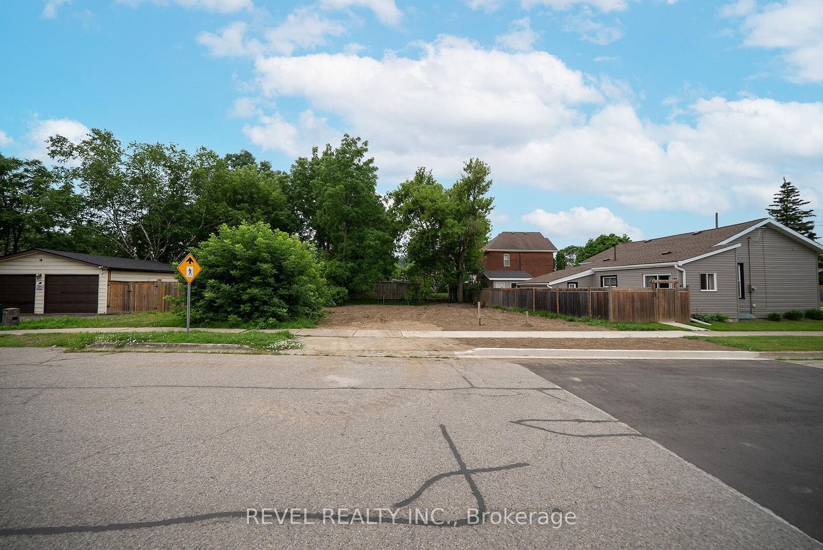 Property Photo:  145 Catharine Avenue  ON N3T 1J1 