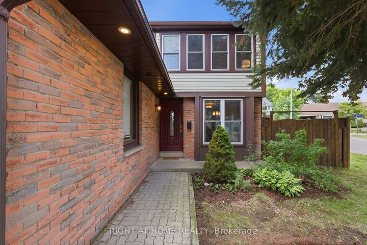 Property Photo: 16 Kindle Court ON L6Z 1B2