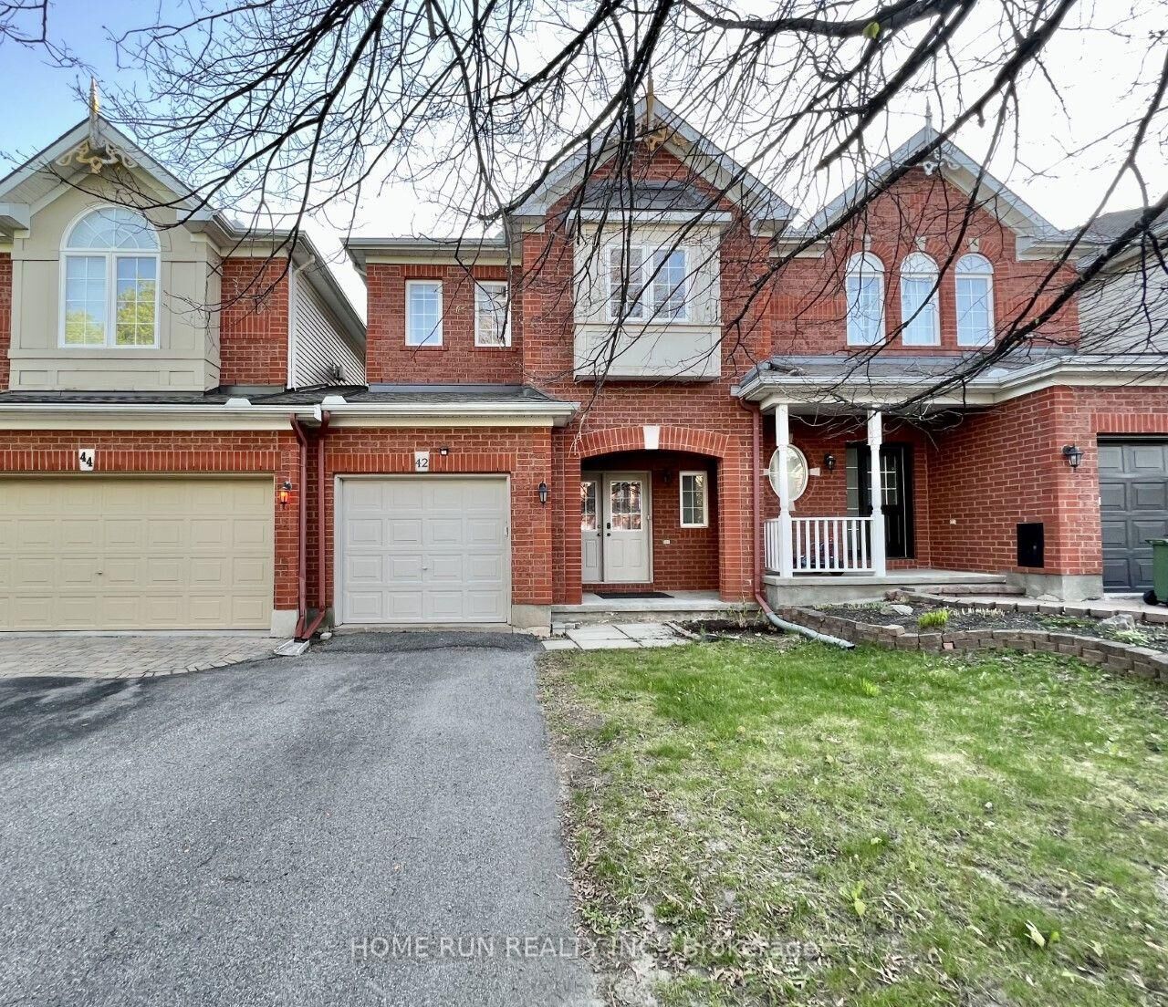 Property Photo:  42 Hemlo Crescent  ON K2T 1C9 