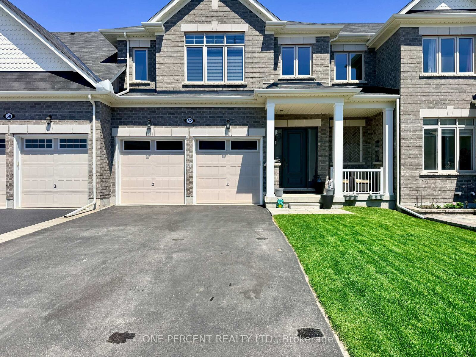Property Photo: 52 Bianca Crescent ON L9Z 0H6