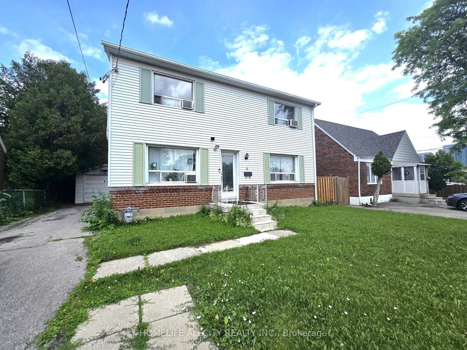 Property Photo: 4 Bevdale Road N ON M2N 2G2