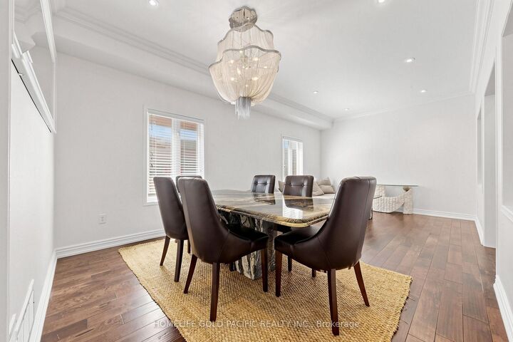 Property Photo:  70 Mallard Marsh Crescent E  ON L4E 4B7 