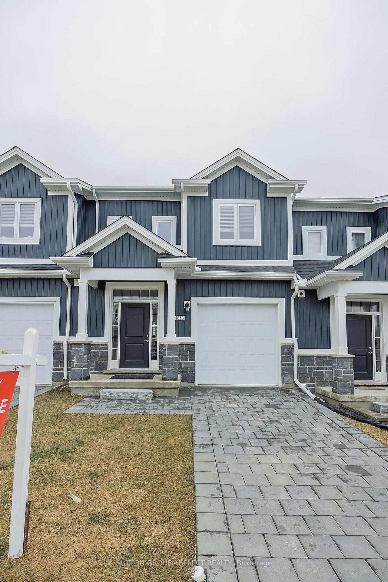 Property Photo: 1606 Noah Bend ON N3B 2Z1