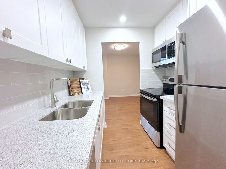 Property Photo:  300 St Clair Avenue W 506  ON M4V 1S4 