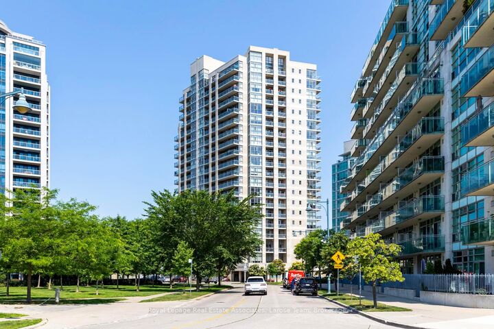 3 Marine Parade Drive 1607 — photo 1