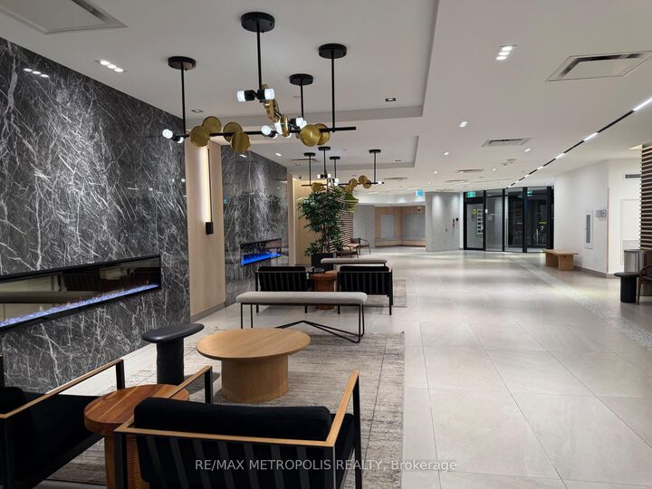 Property Photo:  60 George Butchart Drive 501  ON M3K 0E1 
