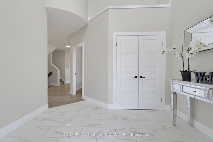 Property Photo: 2023 Jubilee Drive Upper Unit ON N6G 0H7