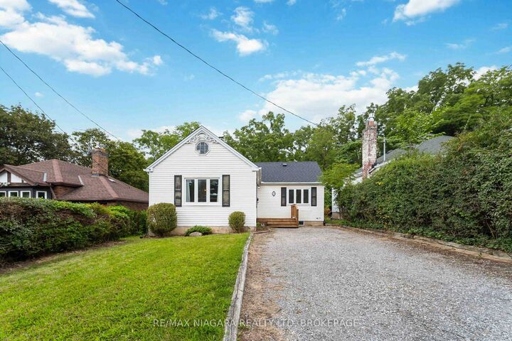 Photo de la propriété: 24 Welland Vale Road ON L2R 2L6