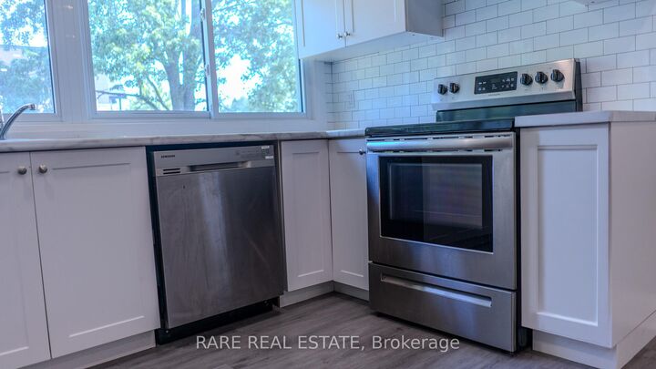 Property Photo:  7 Plazaway Street 1  ON L3C 4J6 
