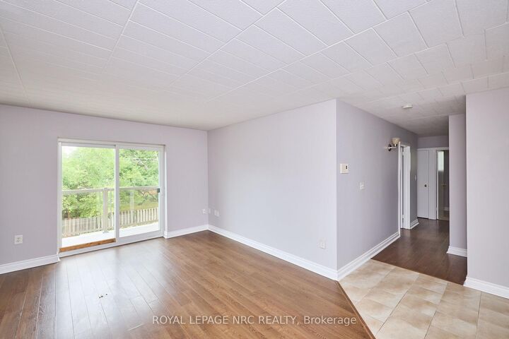 Property Photo:  98 Woodlawn Road 11  ON L3C 3J5 