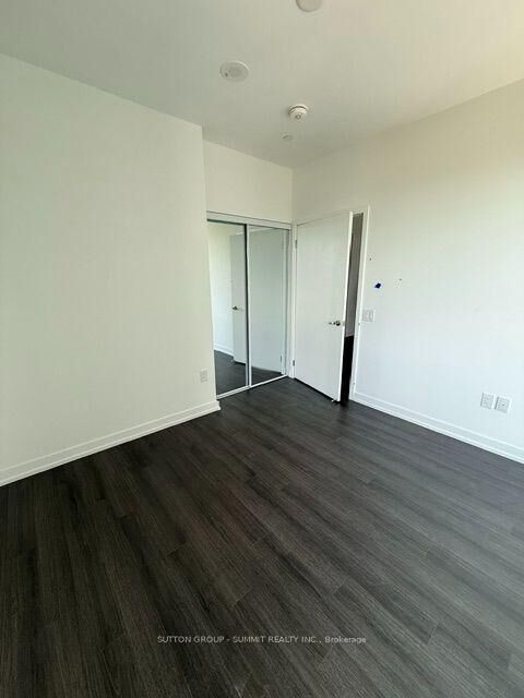 Property Photo: 4010 Eglinton Avenue W 1807 ON M9A 0G5