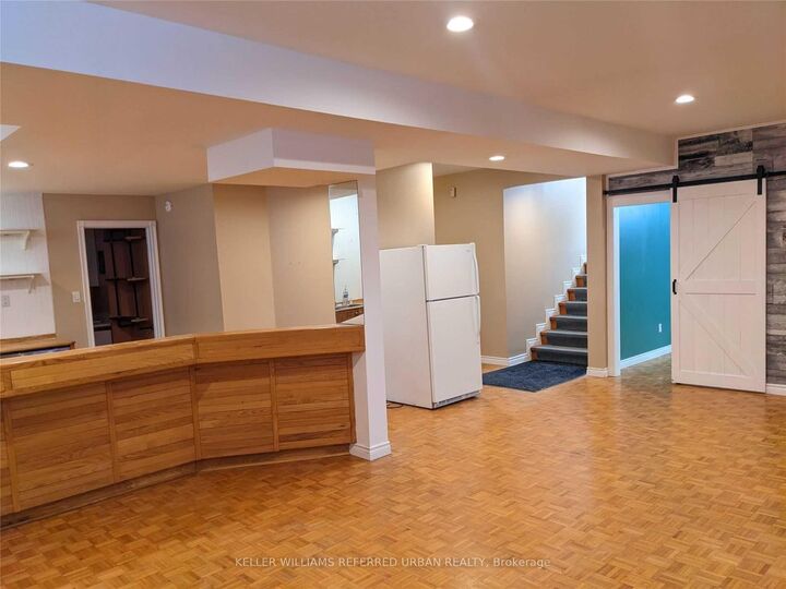Property Photo: 132 Old Surrey Lane Lower ON L4C 8S6