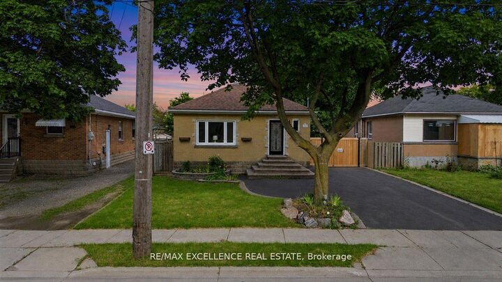 Property Photo: 627 Upper Sherman Avenue ON L8V 3M4