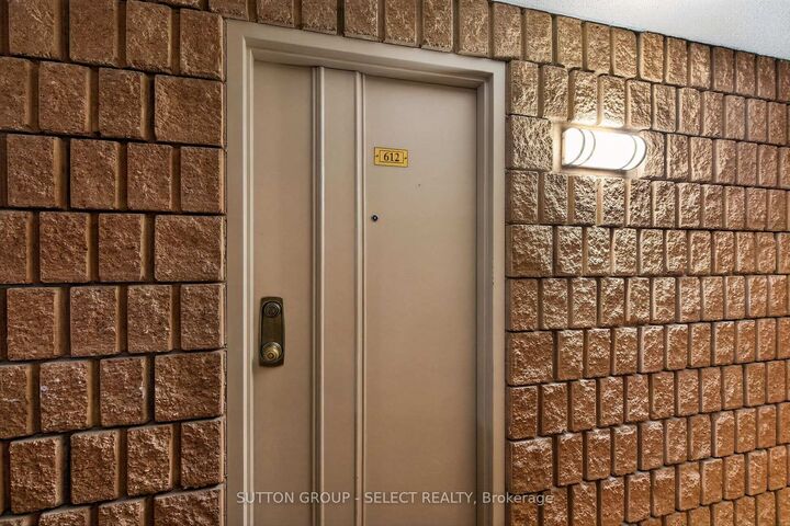 Property Photo:  600 Grenfell Drive 612  ON N5X 2R8 