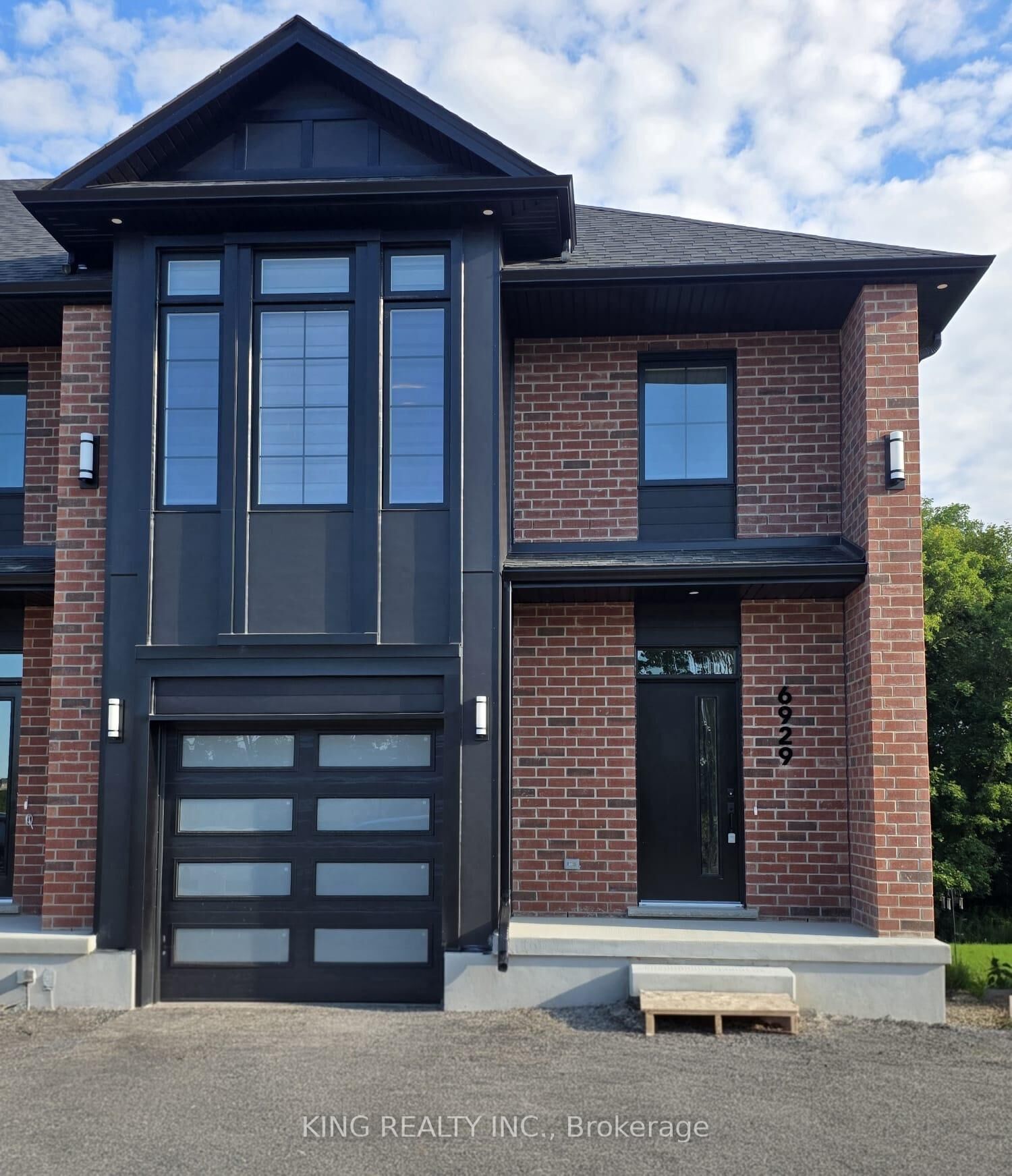 Property Photo: 6929 Heathwoods Avenue ON N6P 0M1
