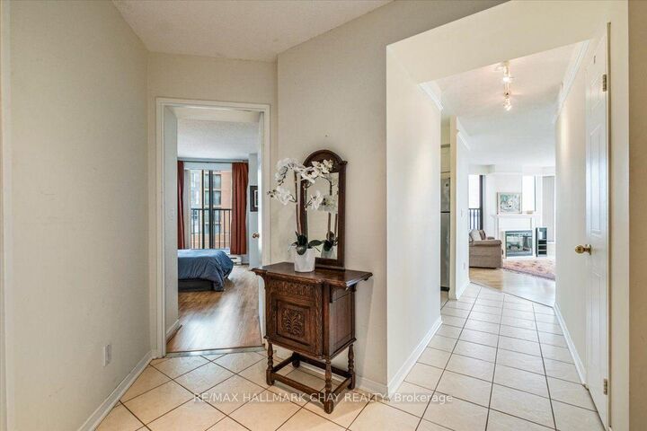 Property Photo: 140 Dunlop Street E 407 ON L4M 6H9