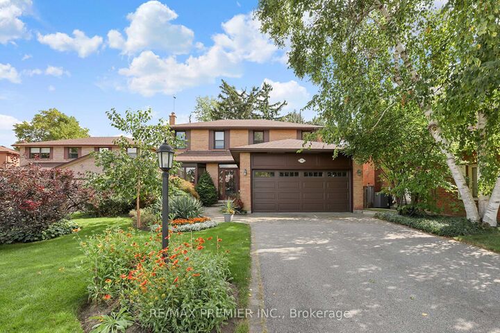 Property Photo: 19 Temagami Court ON M2M 4E6