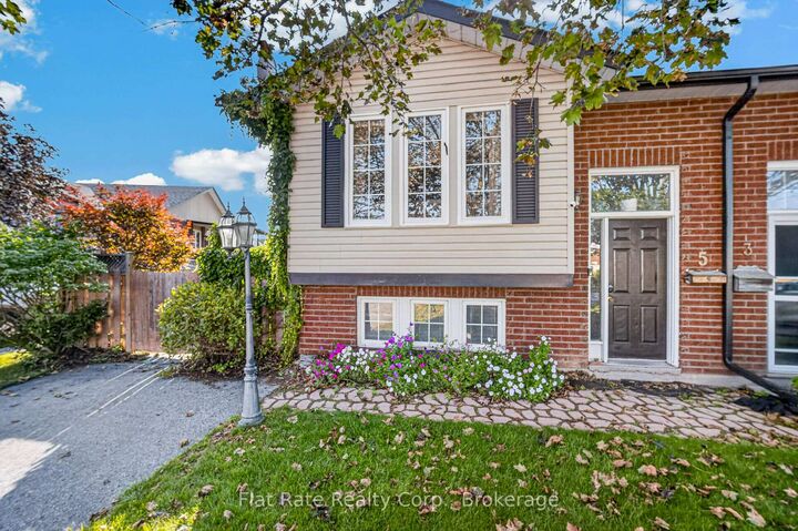 Property Photo:  5 Hudspeth Court  ON K9V 1T9 