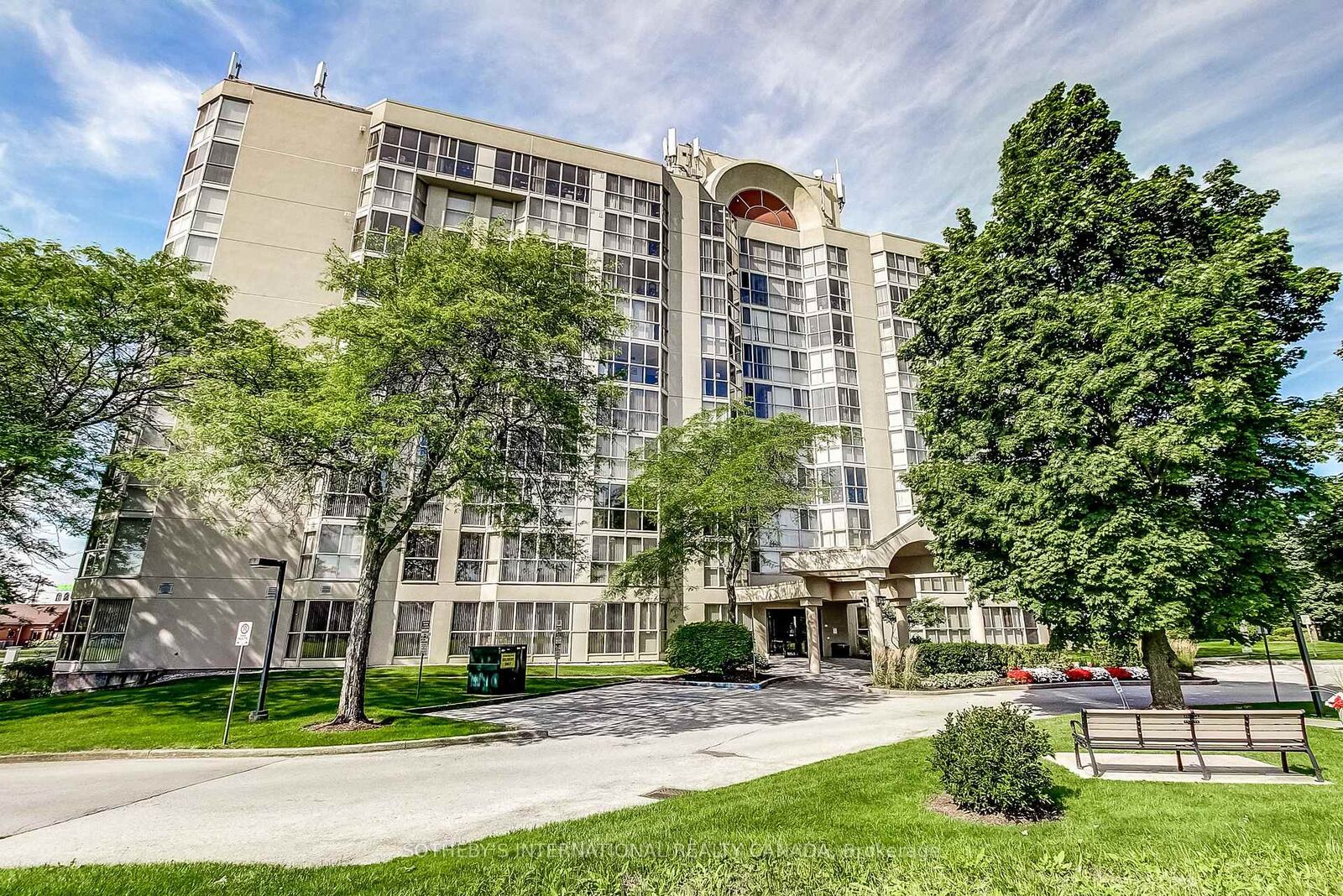 Property Photo:  162 Martindale Road 1001  ON L2S 3S4 