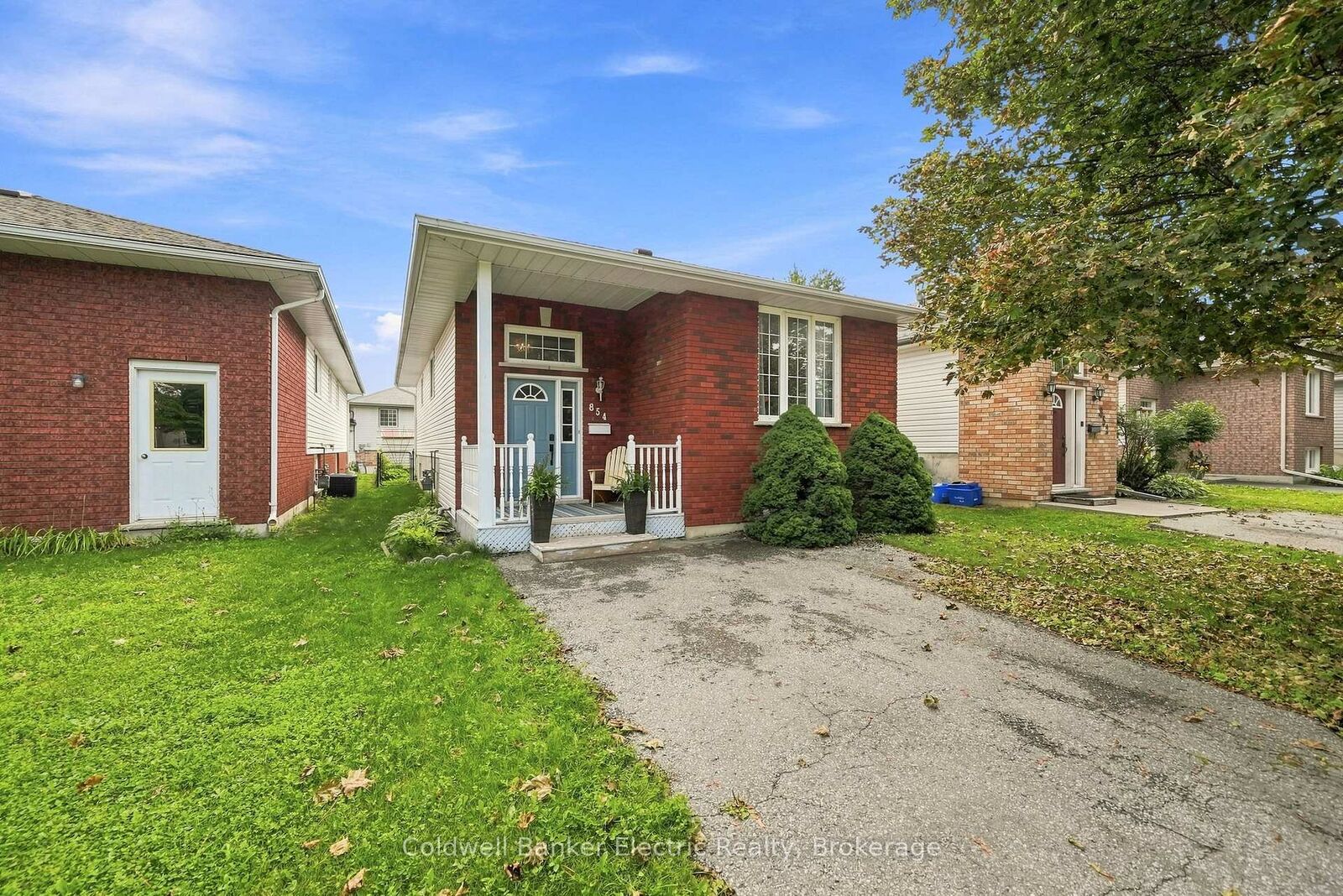 Property Photo:  854 Abbey Lane  ON K9H 7N6 